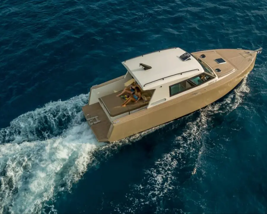 Colnago boat, side view