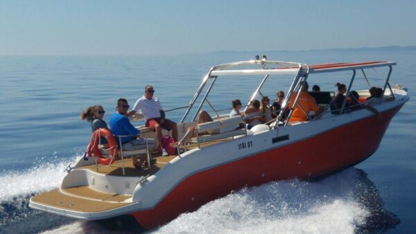 Barco excursion cueva azul (1) Barco excursion cueva azul