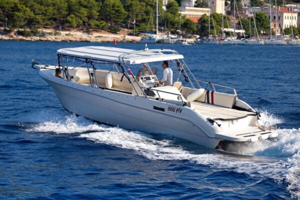 Barco excursion cueva azul (4) Barco excursion cueva azul (4)