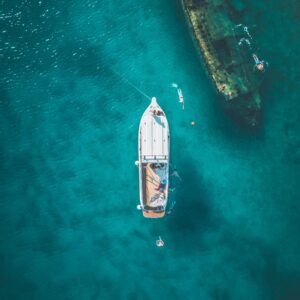 lancha cueva azul croacia lancha cueva azul croacia