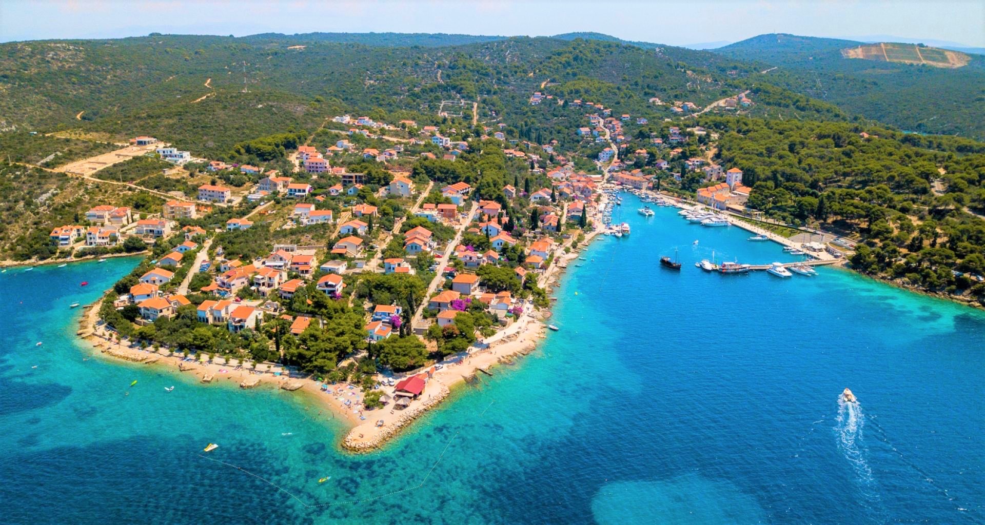 Tour 3 islas — Pueblo pesquero de Maslinica en Šolta