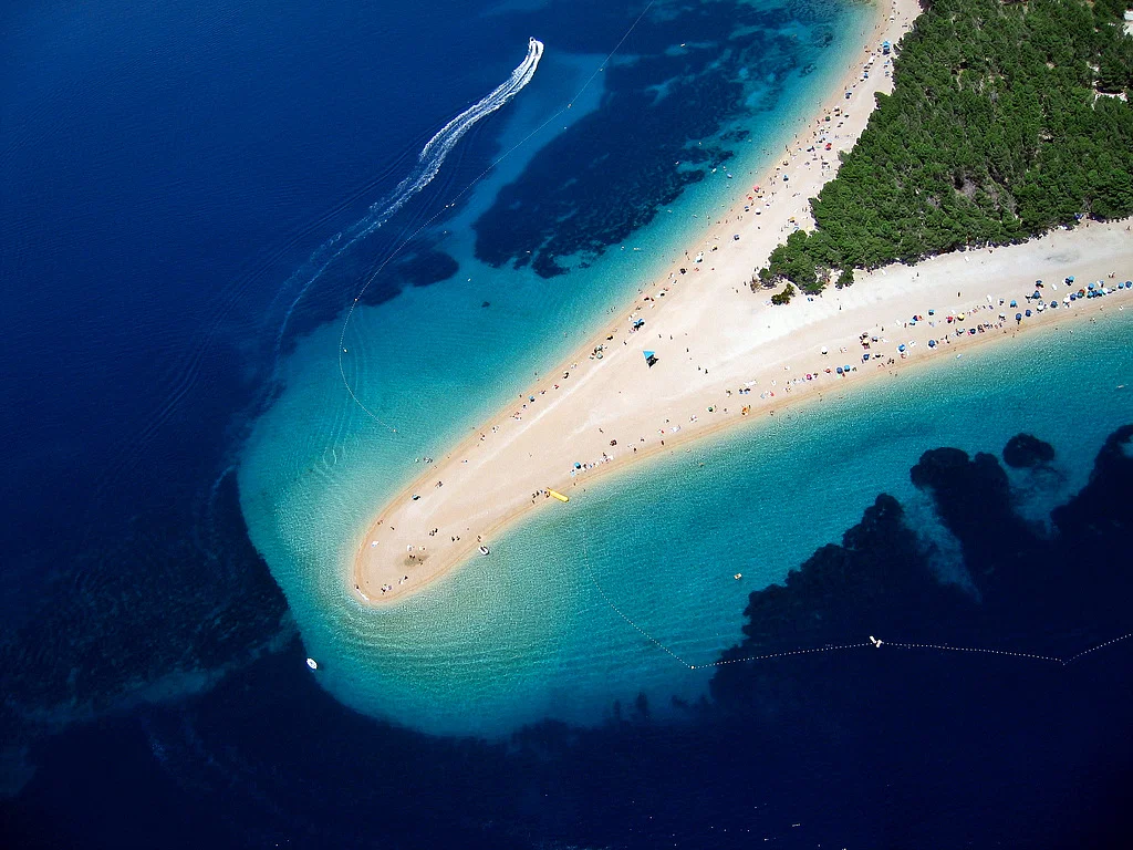 Cuerno de Oro y 4 islas desde Split — Playa Zlatni Rat en Brač
