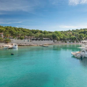 Excursion a las islas Pakleni Excursion a las islas Pakleni