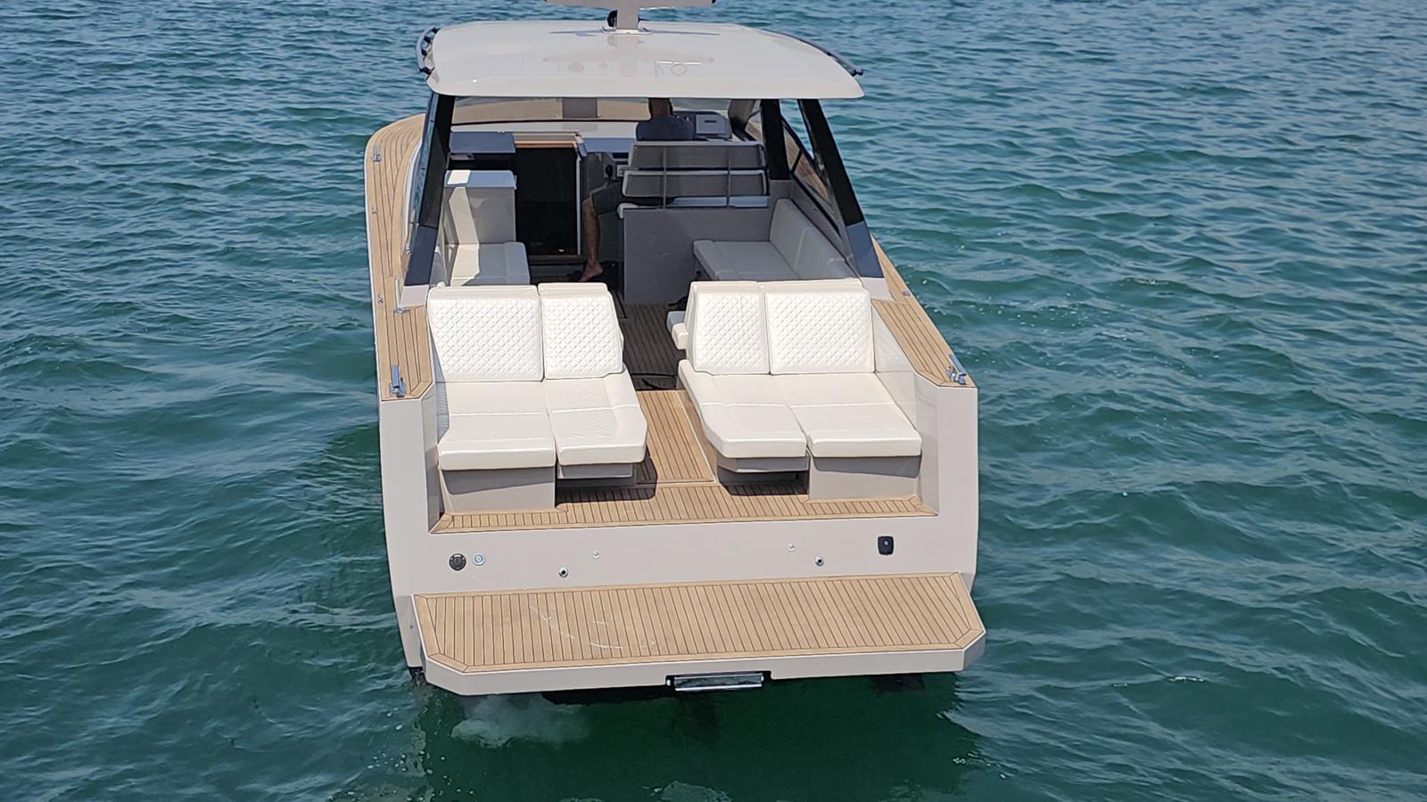Barco Colnago de la flota de Excursiones Acroacia